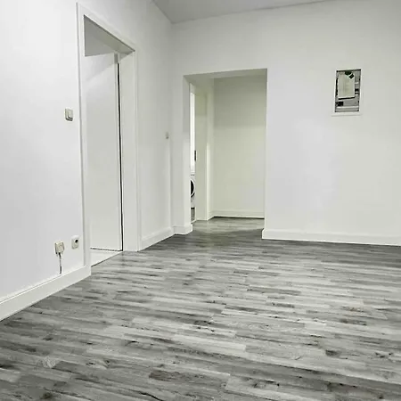 Swf111 - Komfortable Monteurwohnung Uebergangswohnung 아파트 *